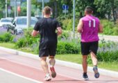 Врач объяснил, может ли развиться рак кишечника из-за бега