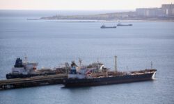 МЭА поставило под сомнение способность России сохранить добычу нефти