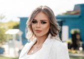 Анна Попова показала молодую и красивую маму — свою копию