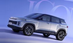 Кроссовер Geely Icon снова доработан: теперь с другим салоном