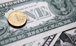 Курс доллара подрос к рублю в ожидании новостей от Трампа