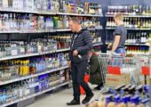 Назван алкогольный напиток, который вызывает самые сильные отеки