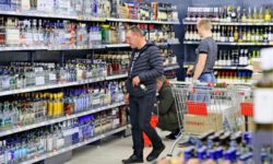 Назван алкогольный напиток, который вызывает самые сильные отеки