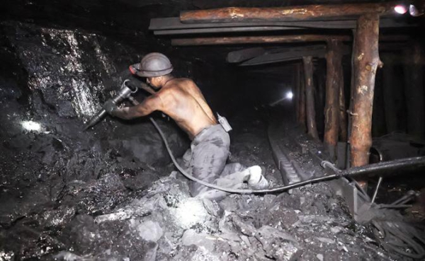 Долги на-гора: кто поможет шахтерам вернуть полтора триллиона банкам и получить зарплату