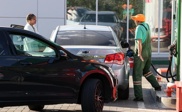 Не злить народ или не огорчать нефтяников — правительство ищет компромиссы