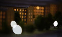 Хуснуллин назвал тревожной ситуацию с ипотекой в России