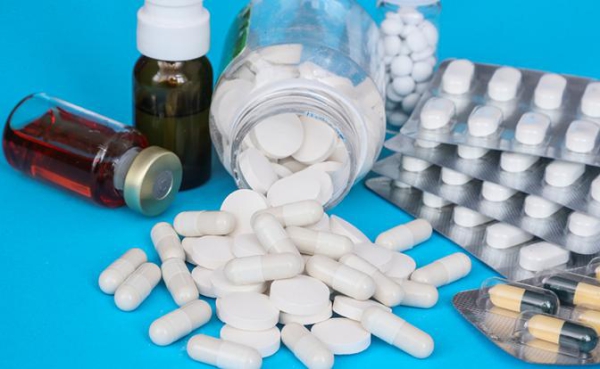 Эксперт рассказал, к чему может привести бесконтрольное употребление витаминов