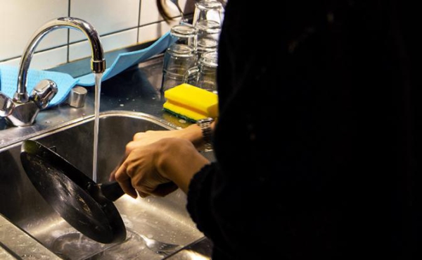 Кухонная губка может вызвать проблемы с желудком