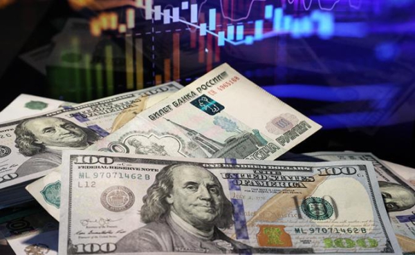 Прогноз курса доллара: денег в экономике становится меньше, рубль слабеет