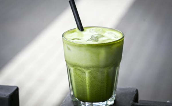 Врач объяснил, кому нужно реже пить матчу Врач объяснил, кому нужно реже пить матчу