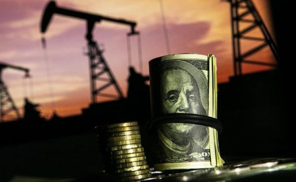 Эксперт: США будут ослаблять курс доллара и постараются не допустить роста цен на нефть