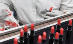 Росстат включил кефир, помаду и услуги курьеров в расчет инфляции