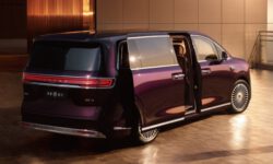 Минивэн Luxeed V9 от Chery и Huawei показал роскошный интерьер