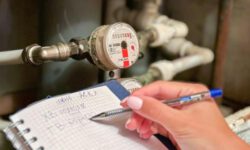 Мораторий на наглость ЖКХ: Рост тарифов заметили депутаты-коммунисты, следом — даже единороссы, но только не ФАС