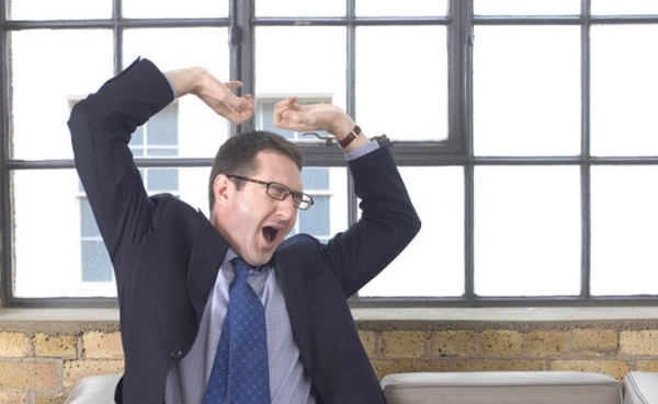 Врач объяснил, какой сигнал подает дневная сонливость Врач объяснил, какой сигнал подает дневная сонливость