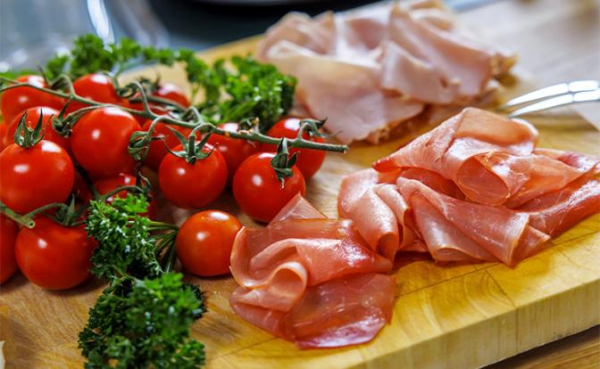 Врач объяснил, кому категорически запрещены помидоры