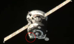 Космонавт Сергей Кудь-Сверчков успешно пристыковал корабль «Прогресс-МС 33» к станции в ручном режиме