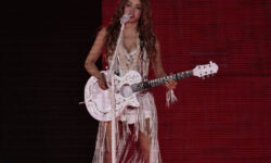 Шакира превратила центр Мехико-Сити в самый большой танцпол мира