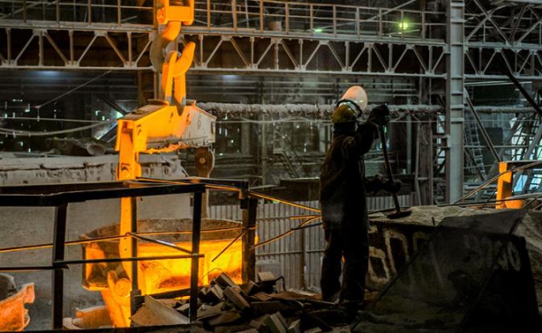 «Были бешеные деньги»: ЧЭМК, когда греб миллиарды лопатой, даже сквер под боком в порядок не привел «Были бешеные деньги»: ЧЭМК, когда греб миллиарды лопатой, даже сквер под боком в порядок не привел