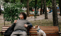 Собака переиграла звезд в сериале «Жека Рассел»