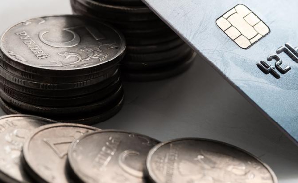 &laquo;Сладкая жизнь&raquo; клиентов выходит банкам боком: Потребители стали хуже обслуживать кредитные карты