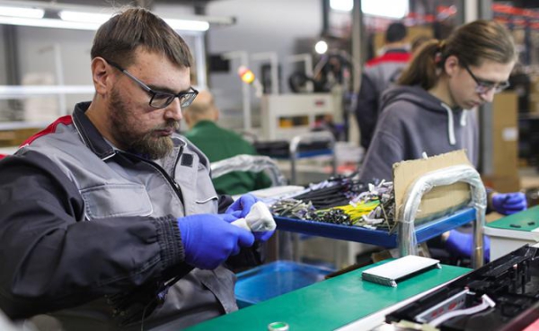 Умелые руки важнее диплома? Битва за кадры уже идет