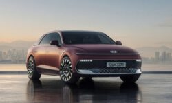 Флагманский седан Hyundai Grandeur получил новый салон после рестайлинга