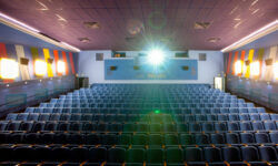 Названы самые популярные у посетителей кинотеатров фильмы 2025 года