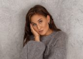 Рахимова совместила в одном образе спортивный, женственный и гламурный стили