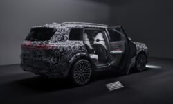 Флагманский кроссовер Audi Q9 готовится к скорой премьере: рассекречен салон