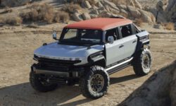 Представлен GMC Hummer X — потенциальный конкурент Ford Bronco и Jeep Wrangler