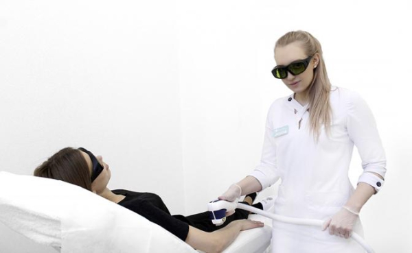 Можно&nbsp;ли делать лазерную эпиляцию летом?