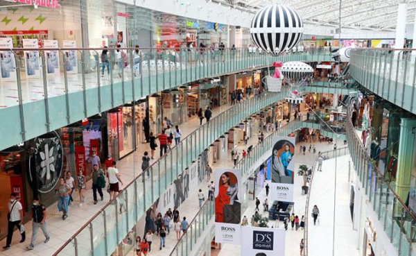 Онлайн-розница пускает торговые центры по миру. Что с ними будет?